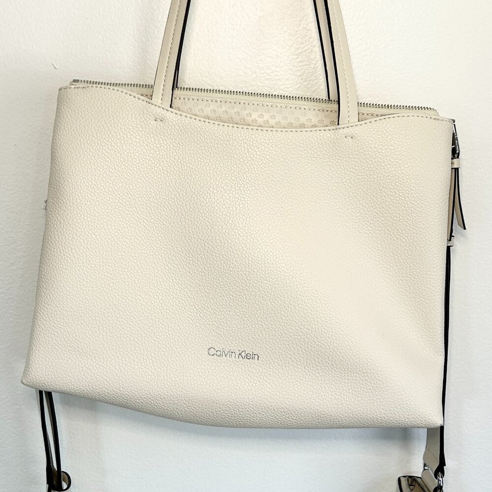 Calvin Klein Daily Carryall Shoulder Bag in Cream